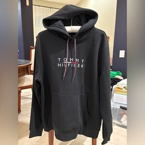 Tommy Hilfiger black sweatshirt with hood